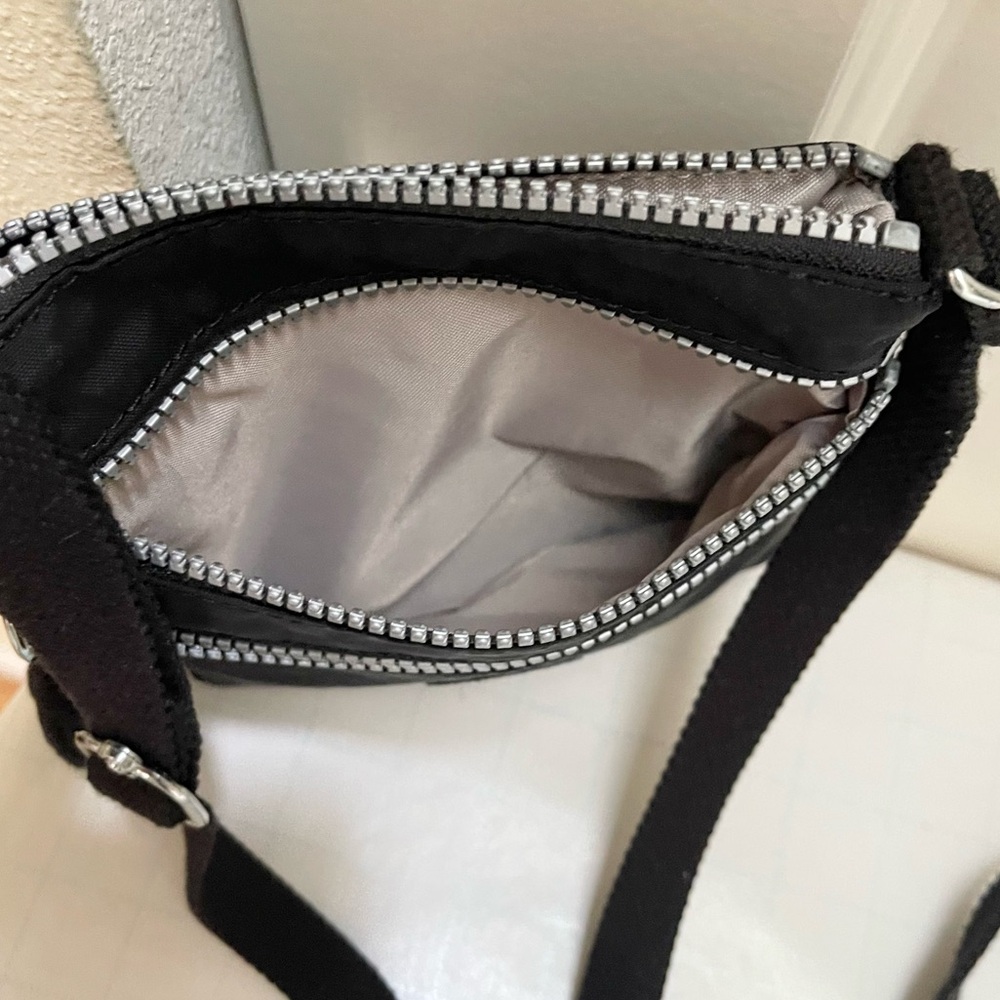 Bundle of 2 Kipling triple zip crossbody mini bags - Picture 15 of 16